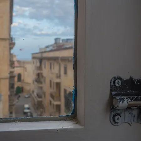 Daire Kursara Port View *