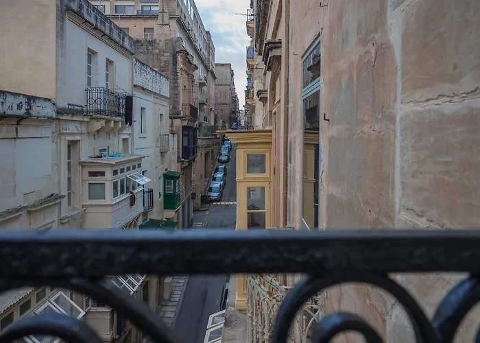 Daire Kursara Port View