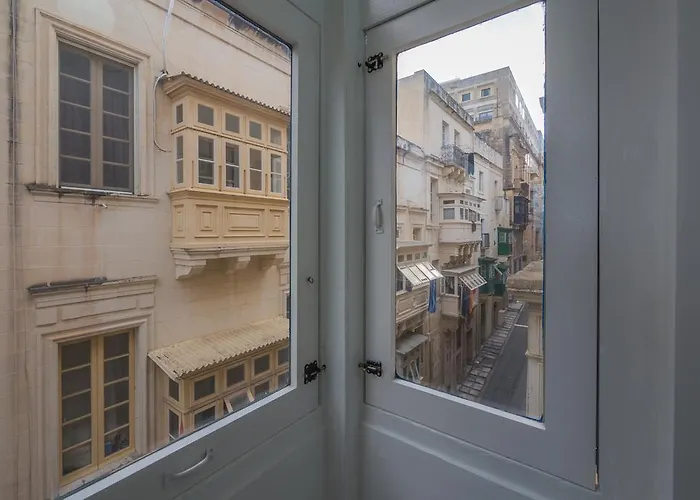 Daire Kursara Port View