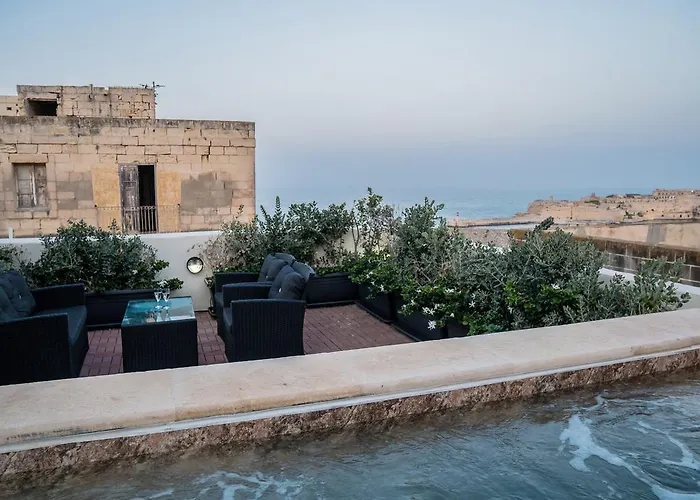 Daire Kursara Port View *