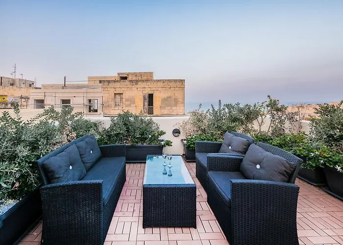 Daire Kursara Port View *