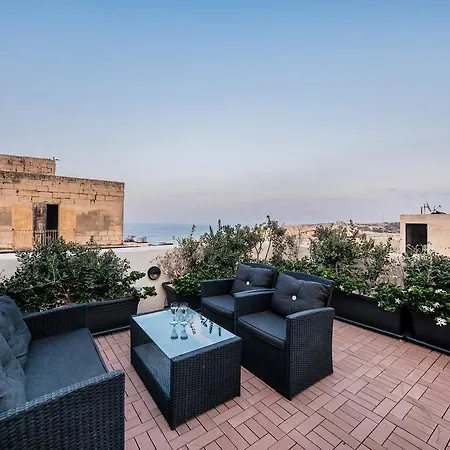 Kursara Port View Apartment