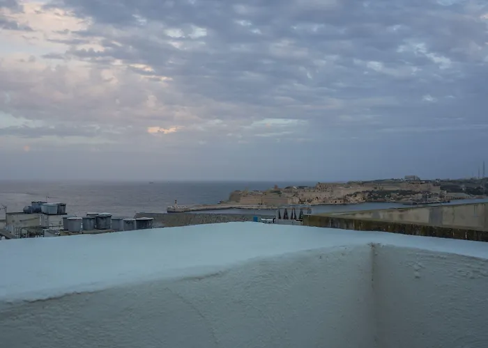 Kursara Port View * La Valette